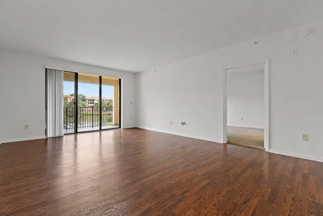 Unit 204 photo 9