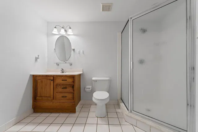 Unit 204 photo 14