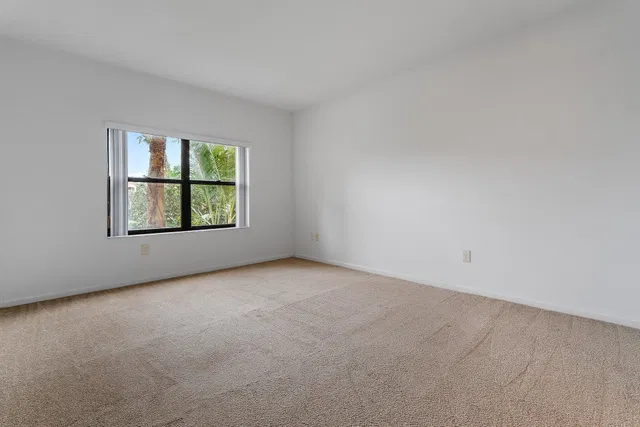 Unit 204 photo 19