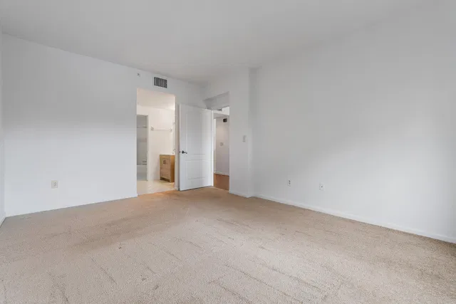 Unit 204 photo 21