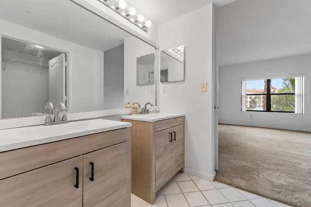 Unit 204 photo 23