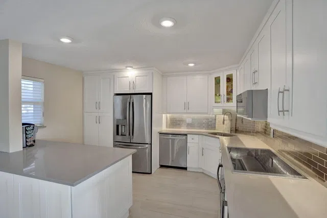 Unit 2110 photo 6