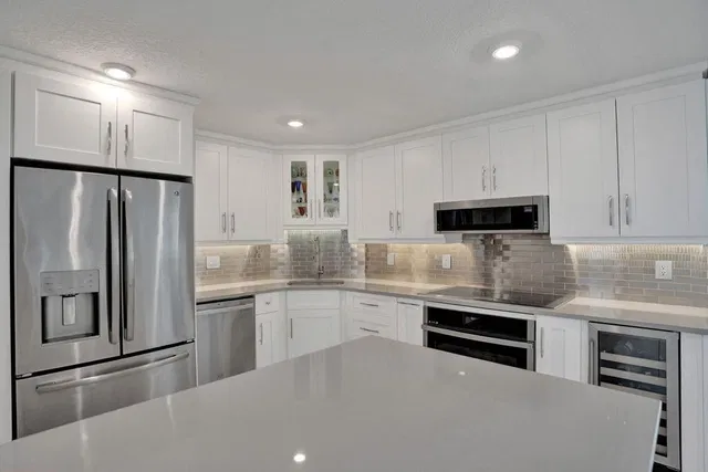 Unit 2110 photo 8