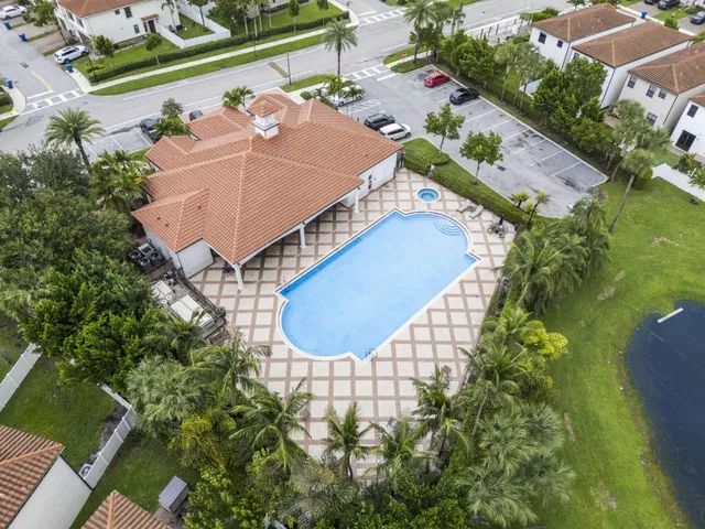 Residence photo 11