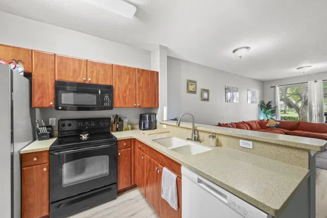 Residence photo 16