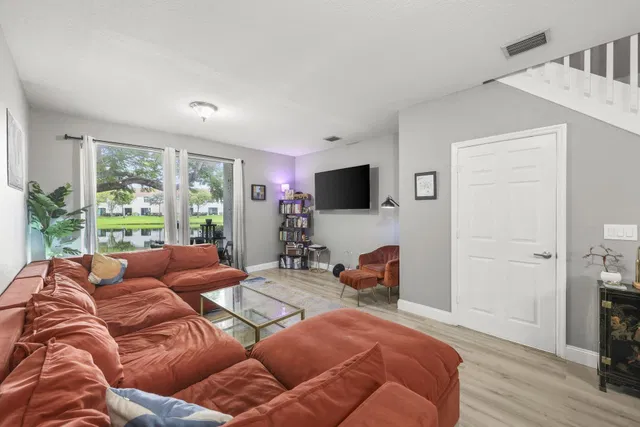 Residence photo 20
