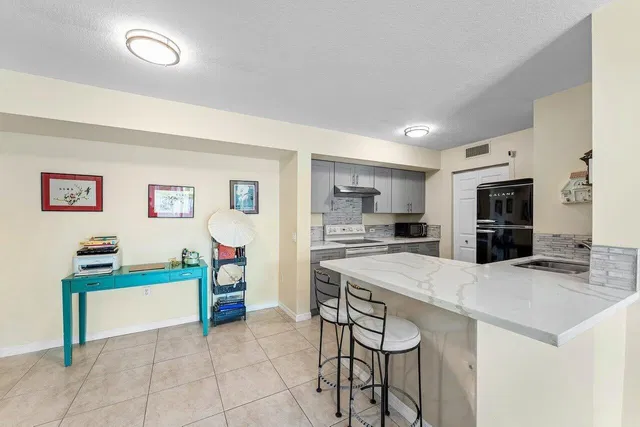  Residence photo 5