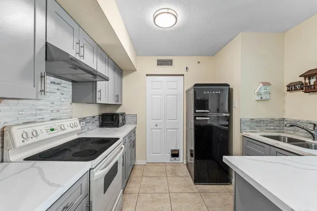  Residence photo 7