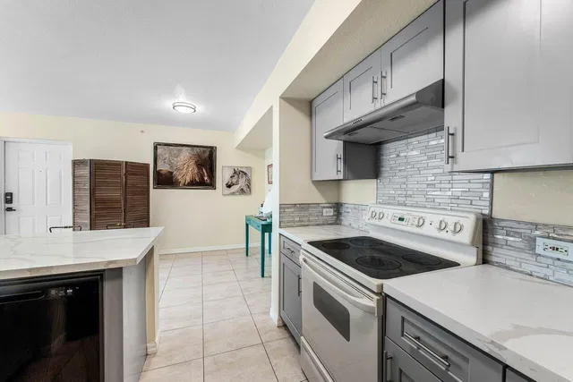  Residence photo 9