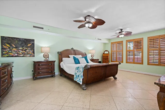 Unit 104 photo 26