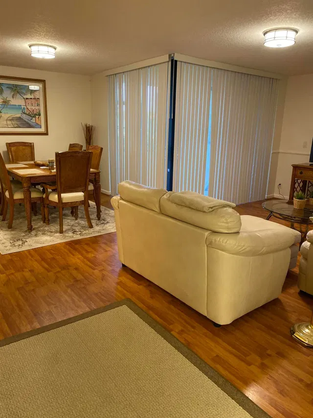  Unit 103 photo 4