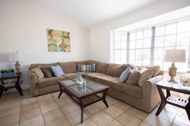 Residence photo 3
