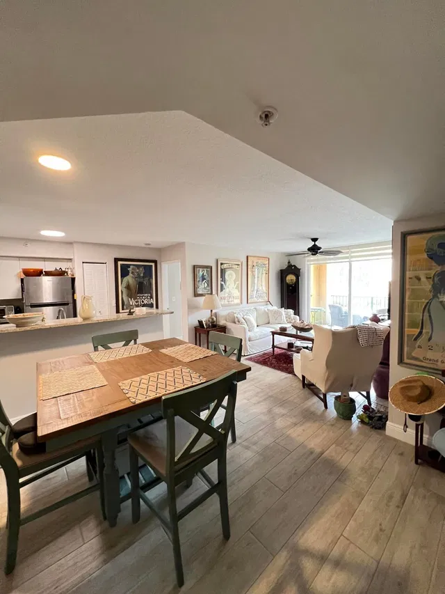 Unit 207 photo 5