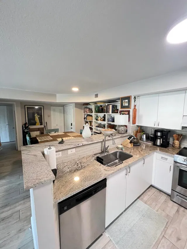 Unit 207 photo 9