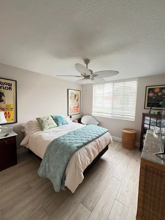 Unit 207 photo 12