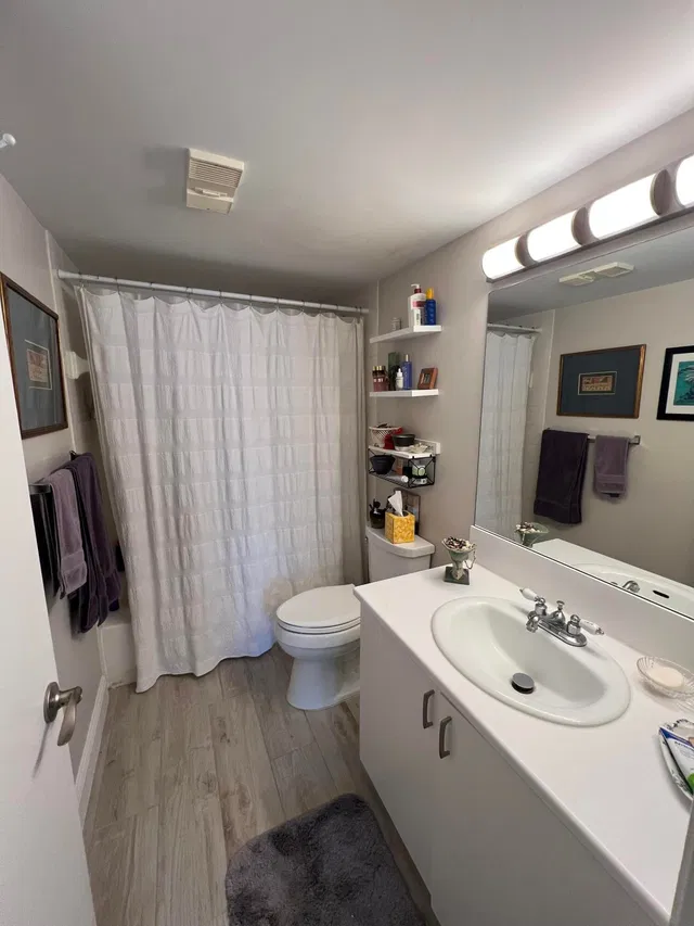 Unit 207 photo 13