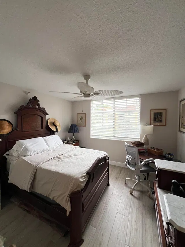 Unit 207 photo 14