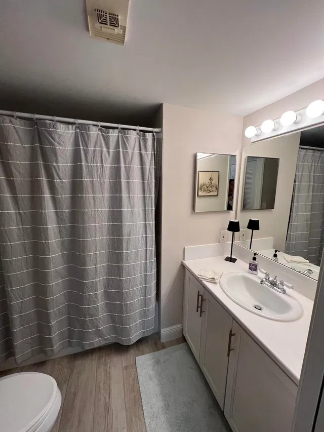 Unit 207 photo 15