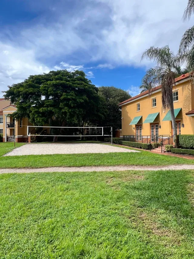 Unit 207 photo 21