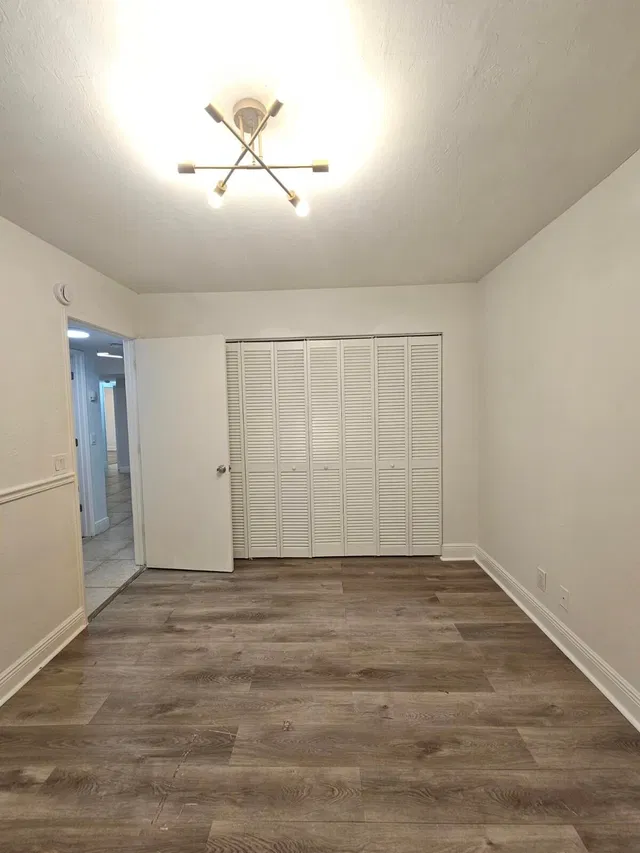  Unit B photo 7