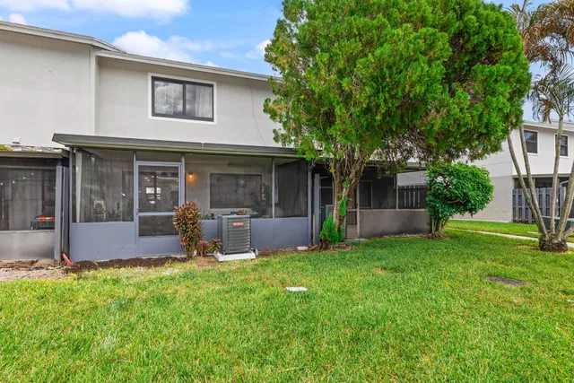 Unit 4605 photo 32