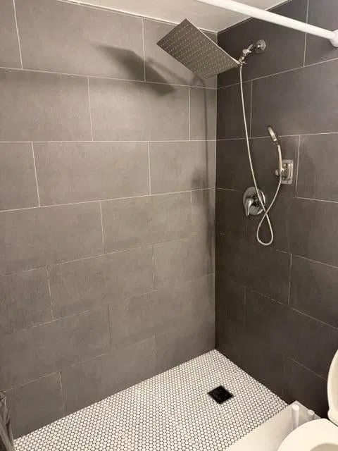 Unit C1 photo 6