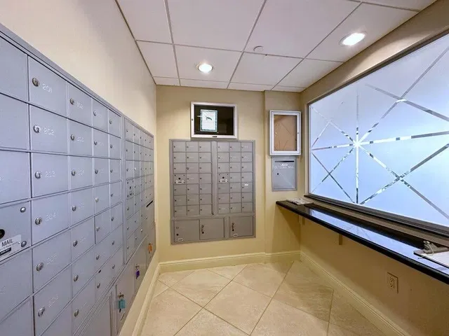 Singer Island Unit 1-1404 photo 15