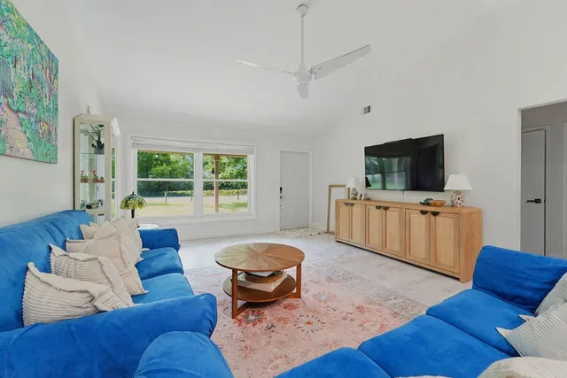 Residence photo 6