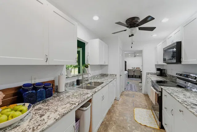 Residence photo 12