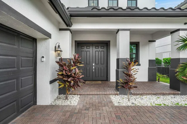 Residence photo 2