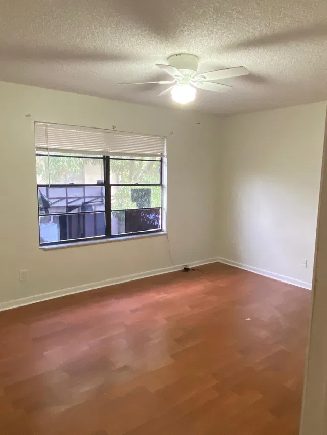 Unit 22 photo 4