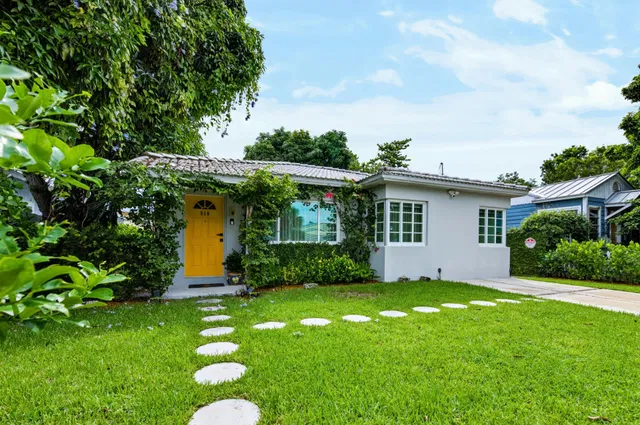 Residence photo 3