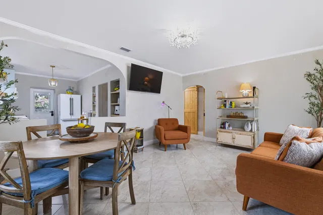 Residence photo 9