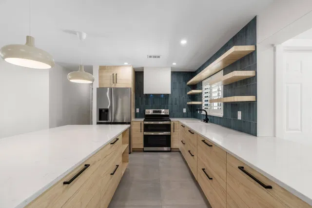  Residence photo 6