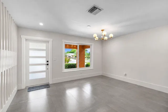  Residence photo 9