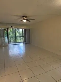 Unit 206 photo 3