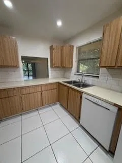 Unit 206 photo 8