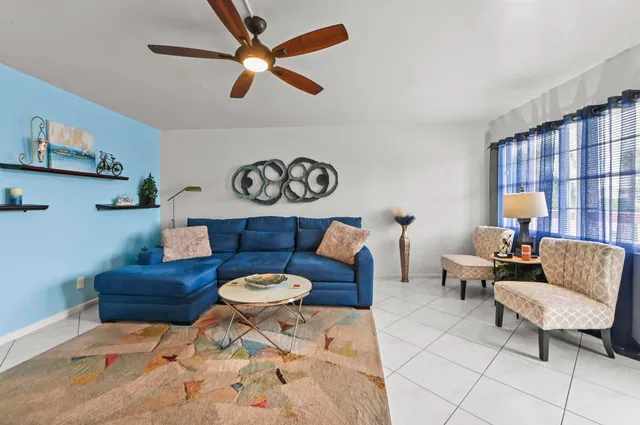  Residence photo 5