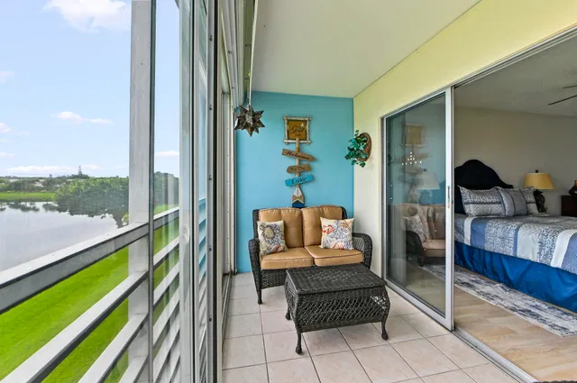  Residence photo 15