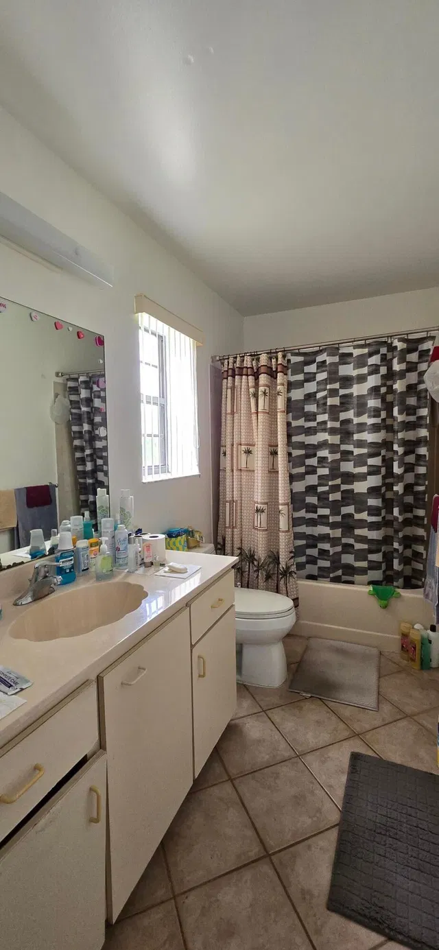Unit 5-70 photo 8