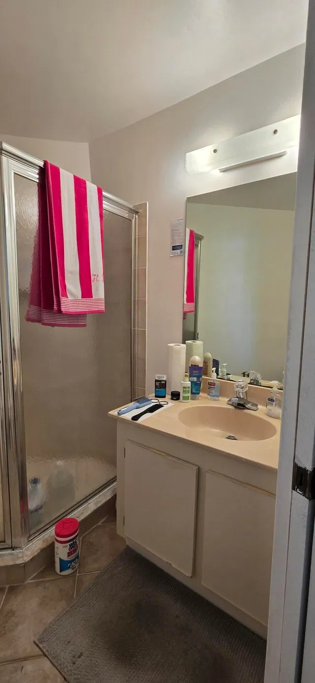 Unit 5-70 photo 11