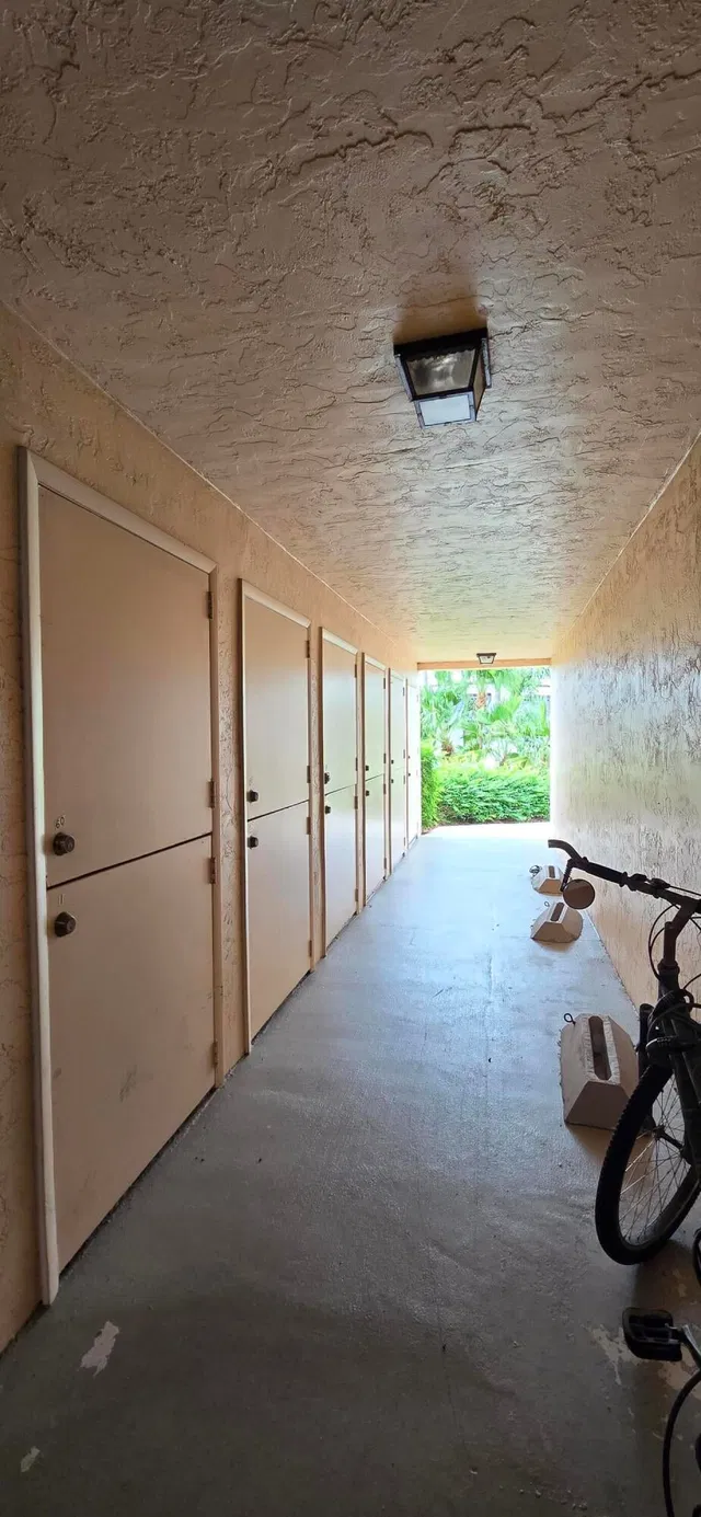 Unit 5-70 photo 17