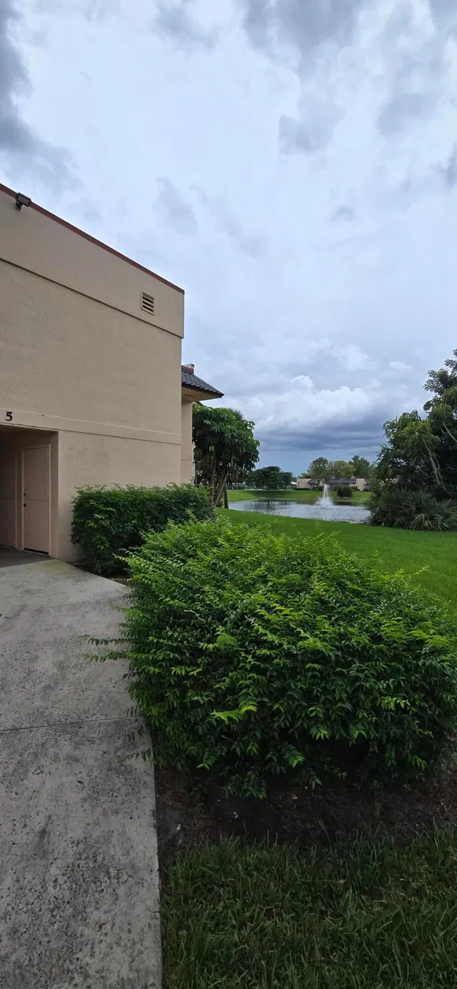 Unit 5-70 photo 18