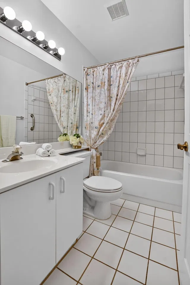 Unit 102 photo 44
