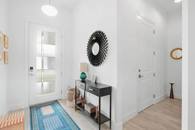 Residence photo 4