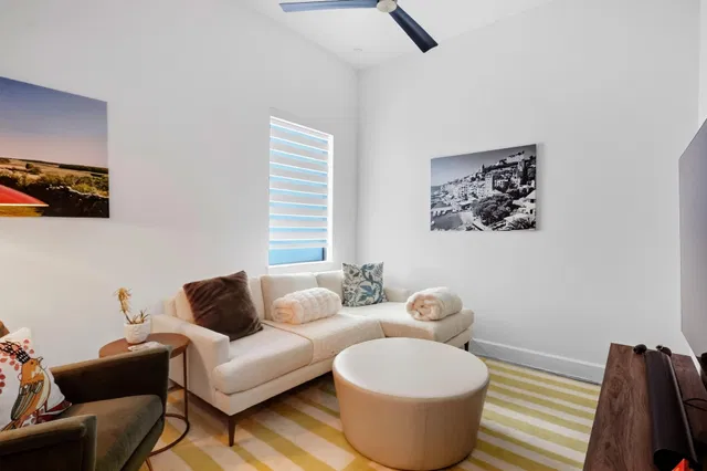 Residence photo 5
