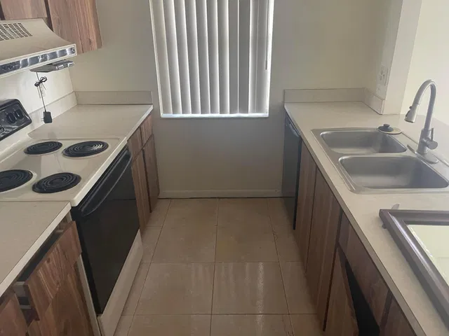 Unit 9144 photo 4