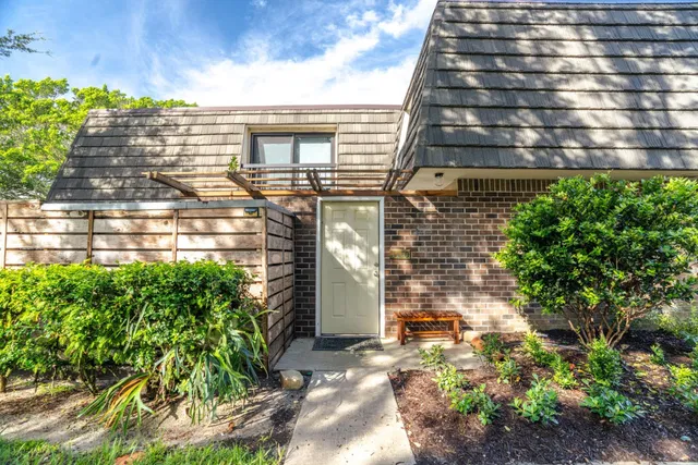 Residence photo 2