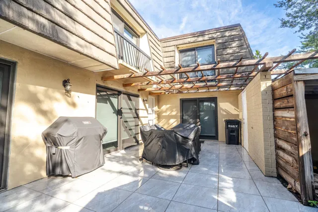 Residence photo 3