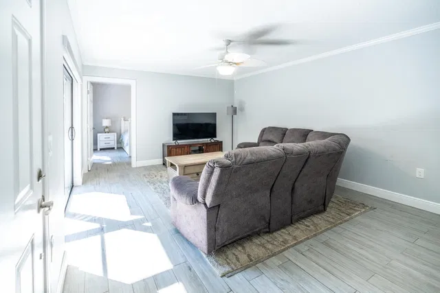 Residence photo 7